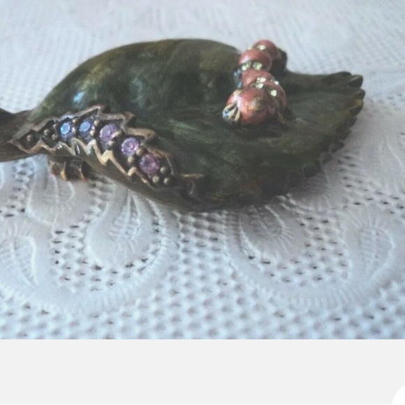 Beautiful Jay Strongwater Artist Leaf and caterpillar 🐛 Keychain. - Picture 4 of 6